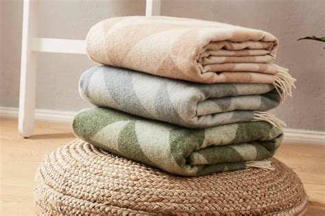 best luxury throw blankets.